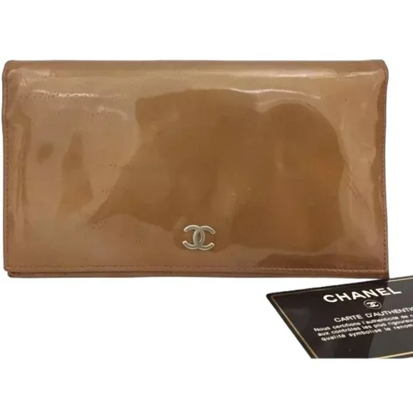 CHANEL: CC Logo Patent Leather Long Bifold Wallet #1328 - Picture 1 of 6